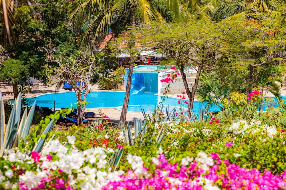 DIANI SEA RESORT 45/50
