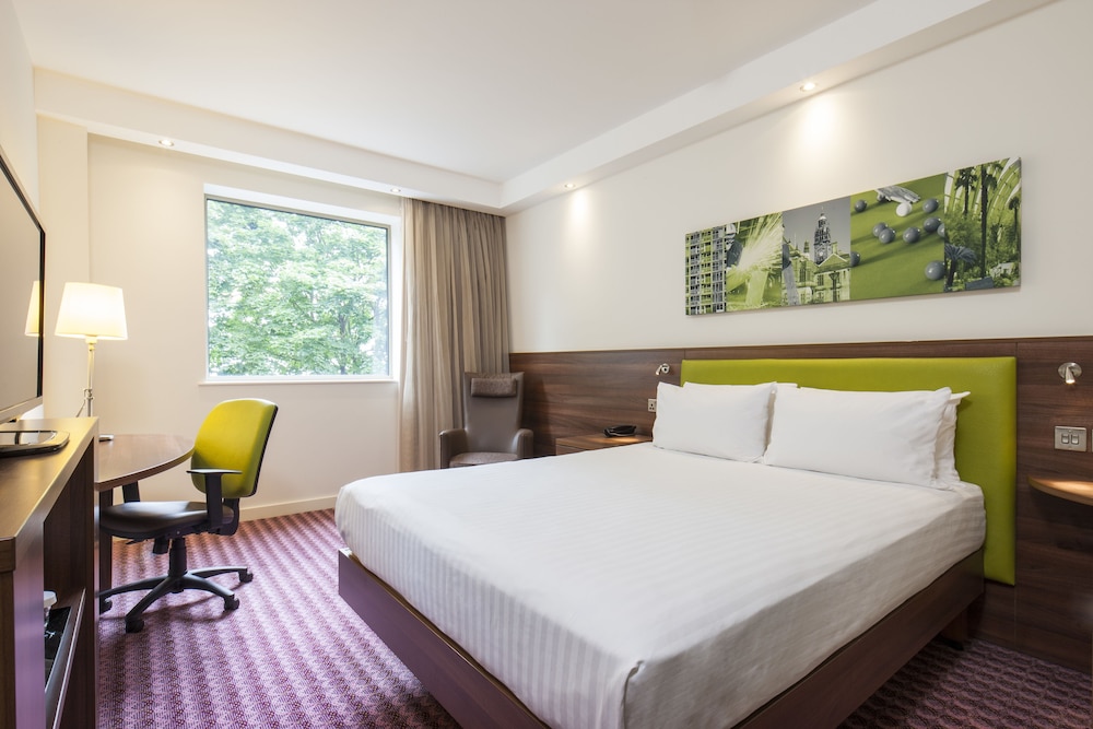 Hampton By Hilton Sheffield 18/56