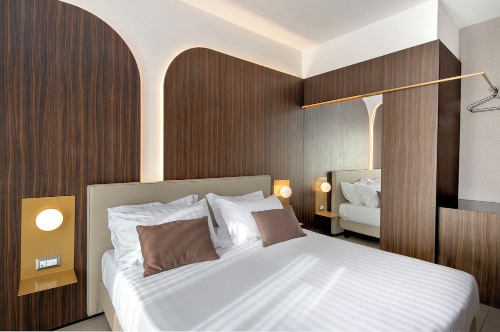 Hotel Europa Di Arzano 25/65
