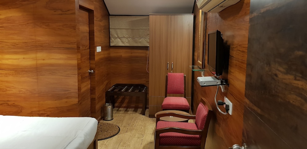 Hotel Rushabh Home 29/48