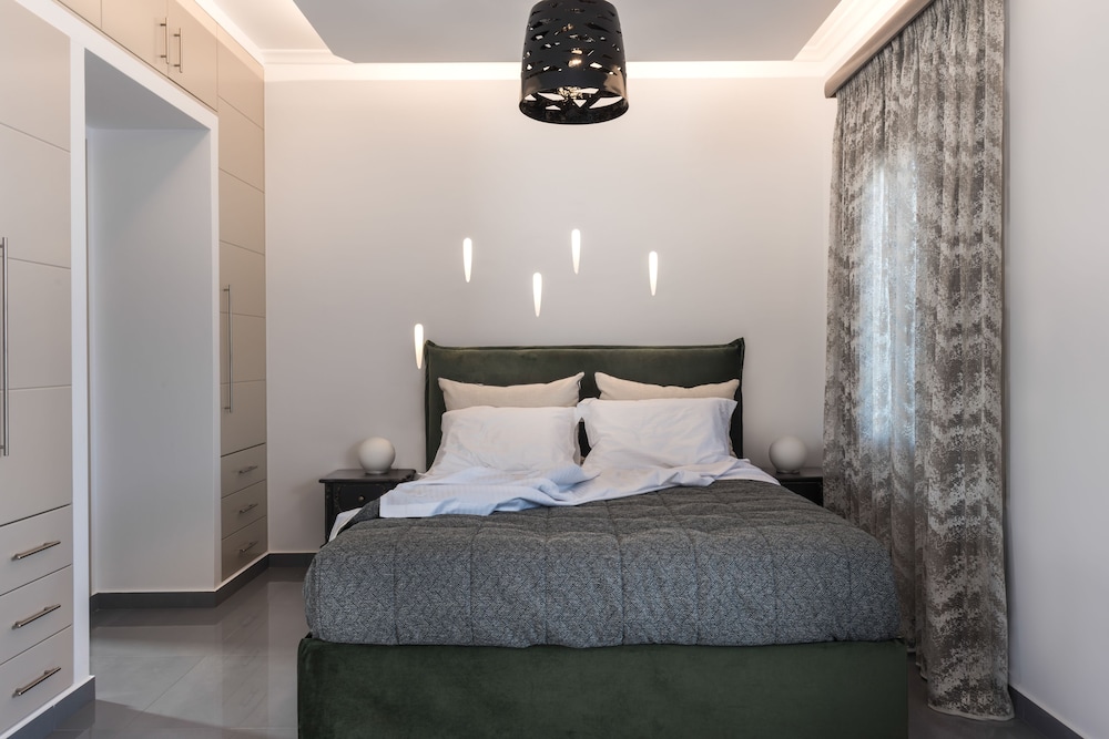Marvarit Suites 11/50