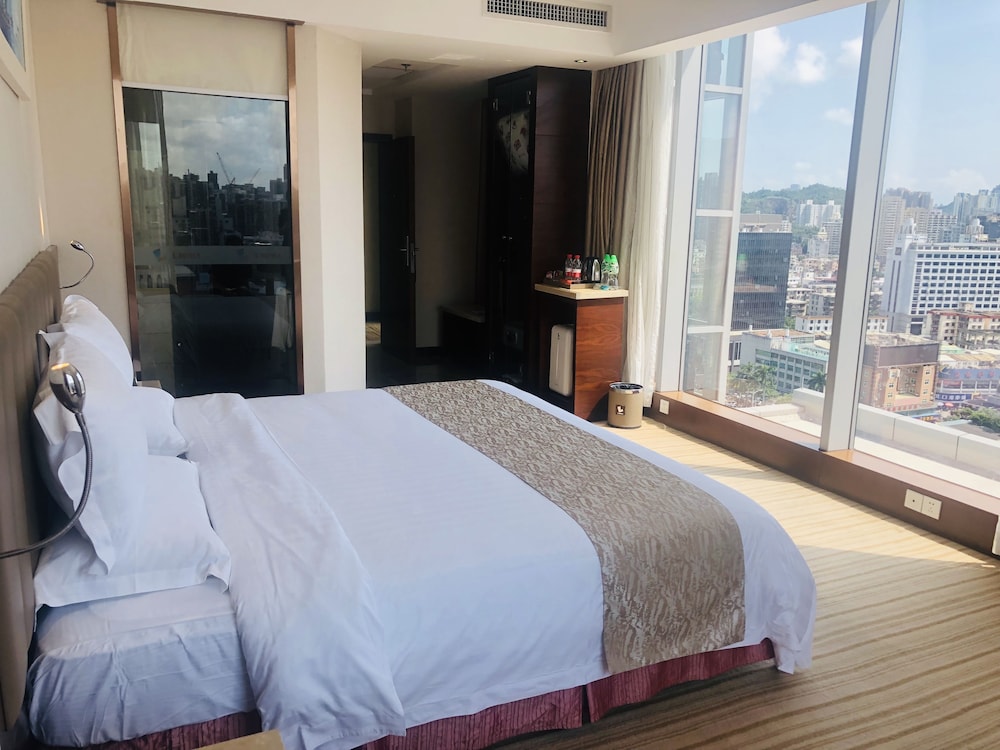 L Hotel Changsheng 21/62