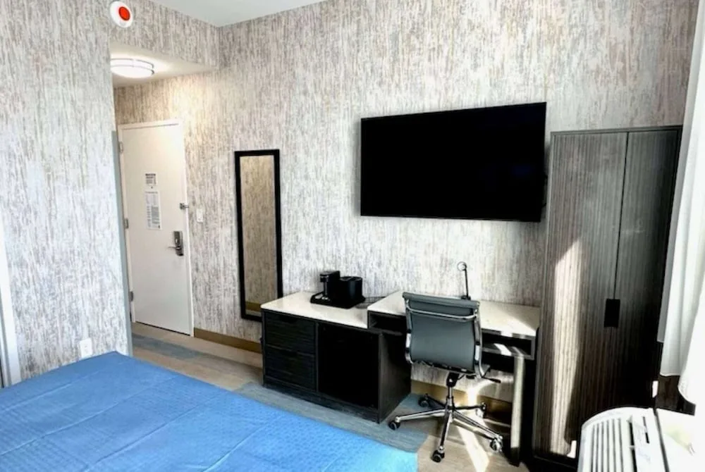 Super 8 by Wyndham Brooklyn Pennsylvania Ave 8/10