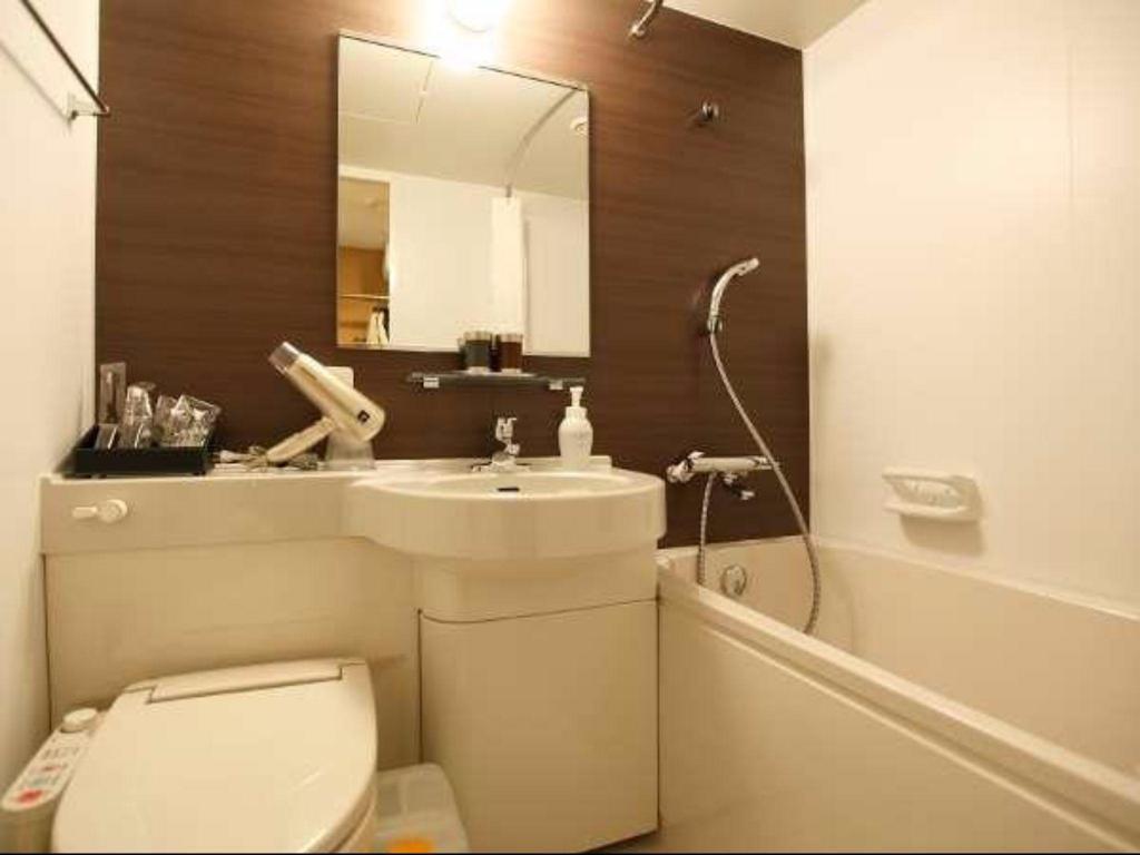 غرفة بسريرين مزدوجين، Dormy Inn Premium Wakayama 3/5