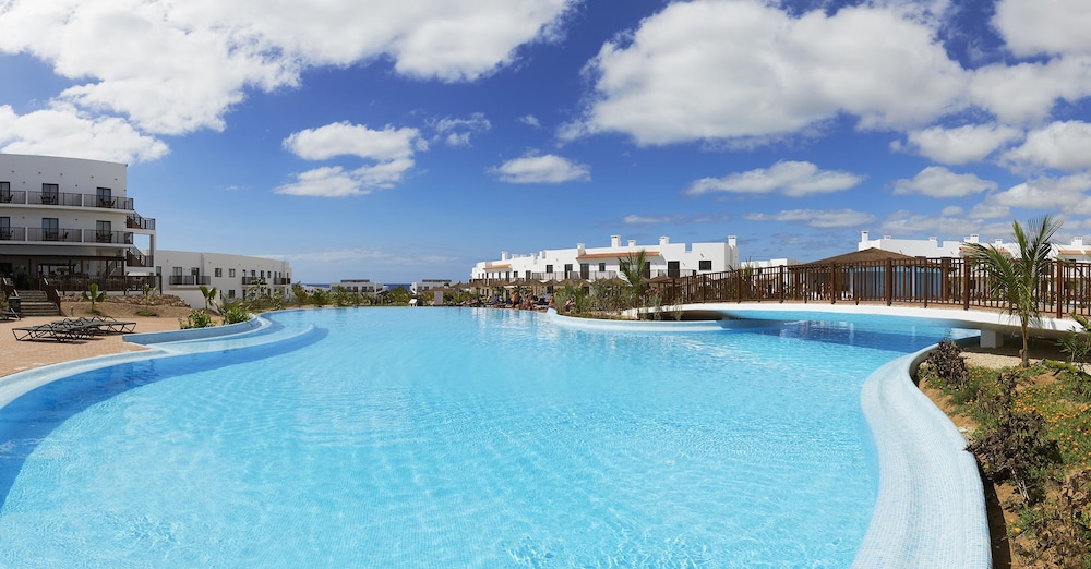 Melia Dunas Beach Resort And Spa 66/68
