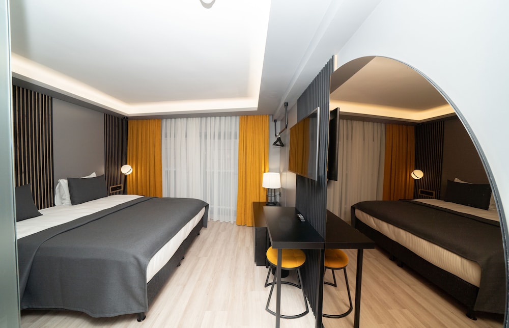STANDARD, QUEEN BED