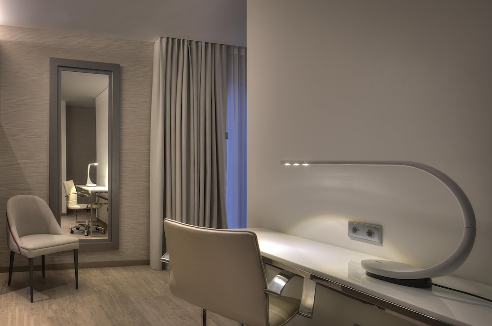 NH Collection Porto Batalha 48/50
