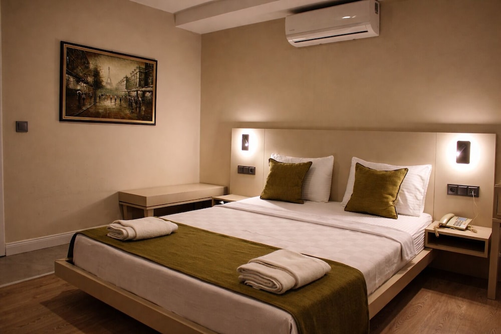 Economy, Double Bed, No Window