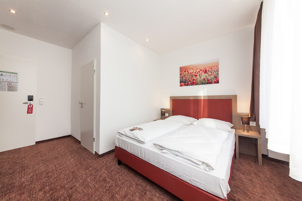 Novum Hotel Excelsior 8/56