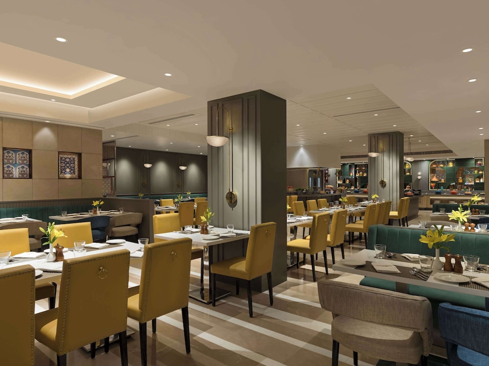 Grand Mercure Agra 33/50