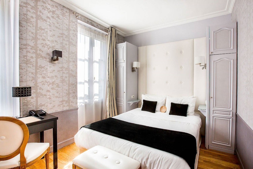 Hotel Eiffel Trocadero 10/55