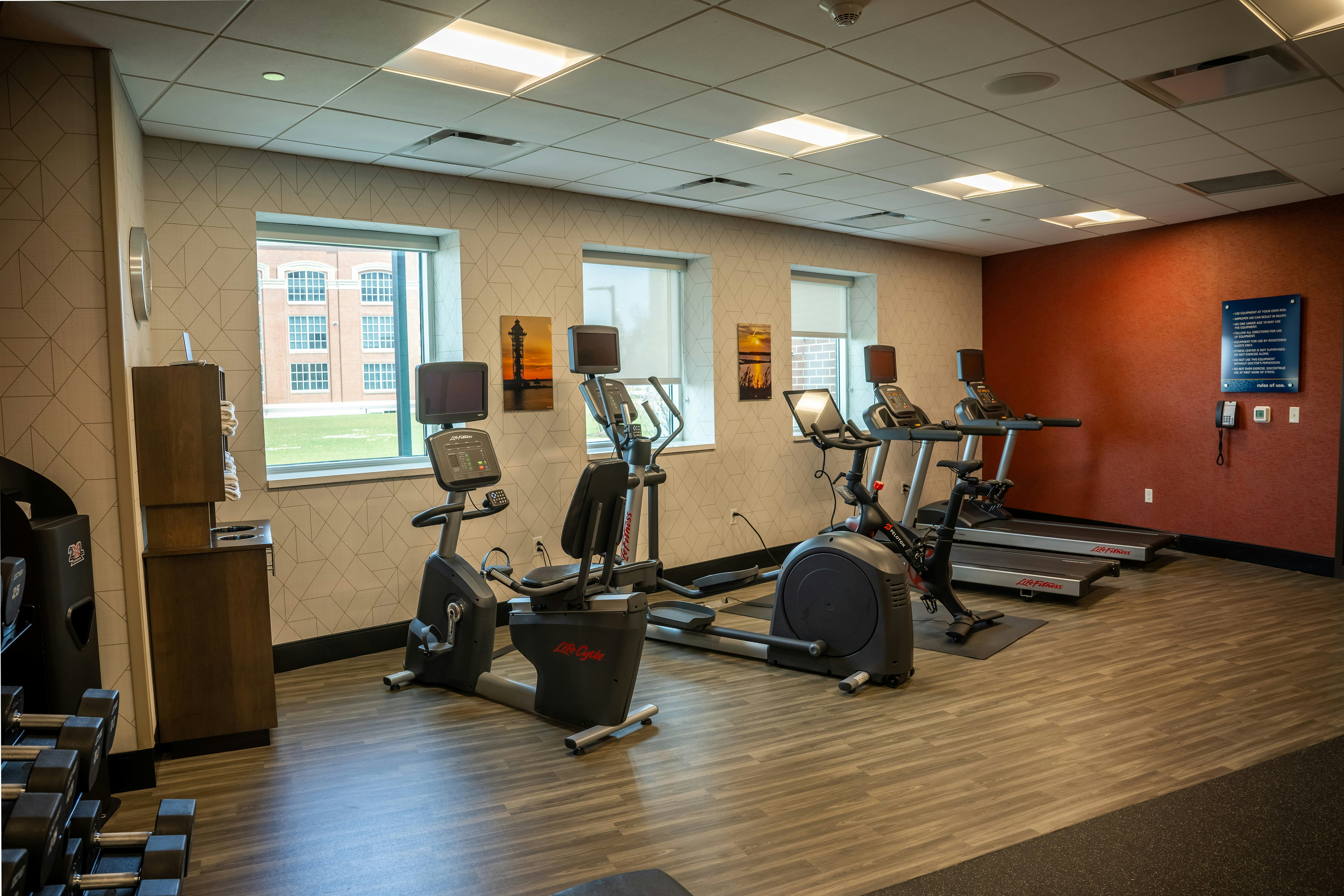 Hampton Inn & Suites Erie Bayfront 38/54