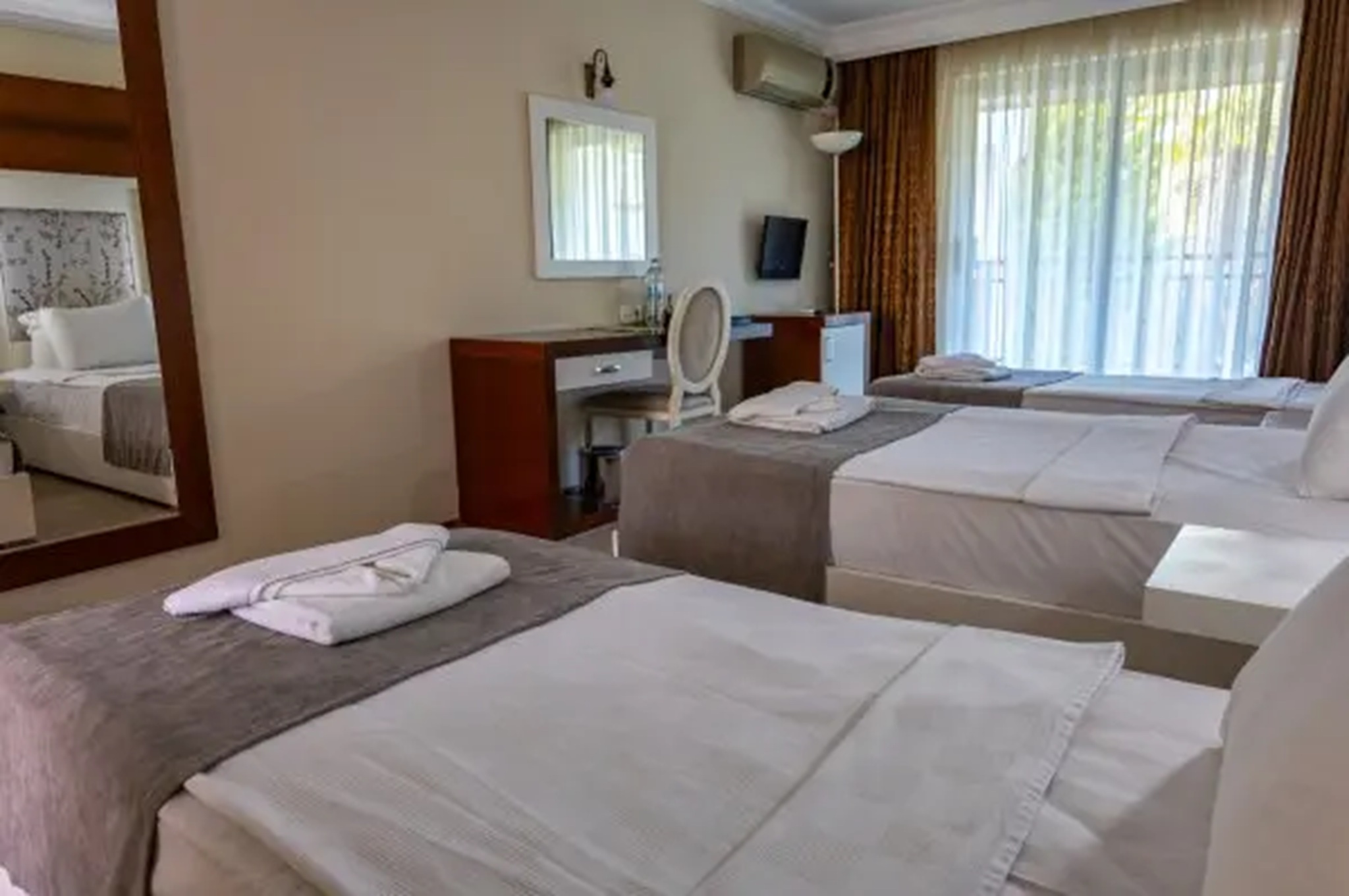 Sentinus Beach Hotel 37/83