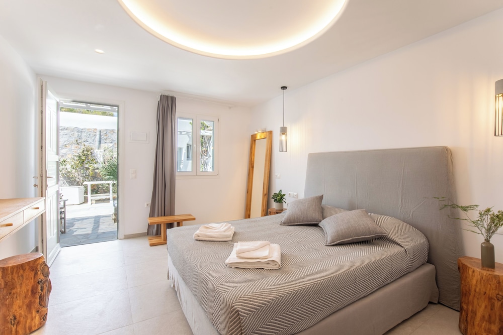 Agia Anna Studios 5/50