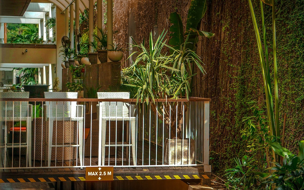J4 Hotels Legian 3/66