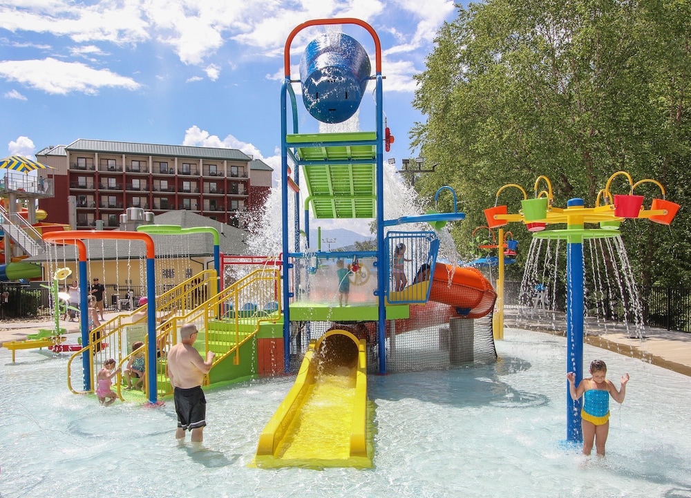 Country Cascades Waterpark Resort 56/68