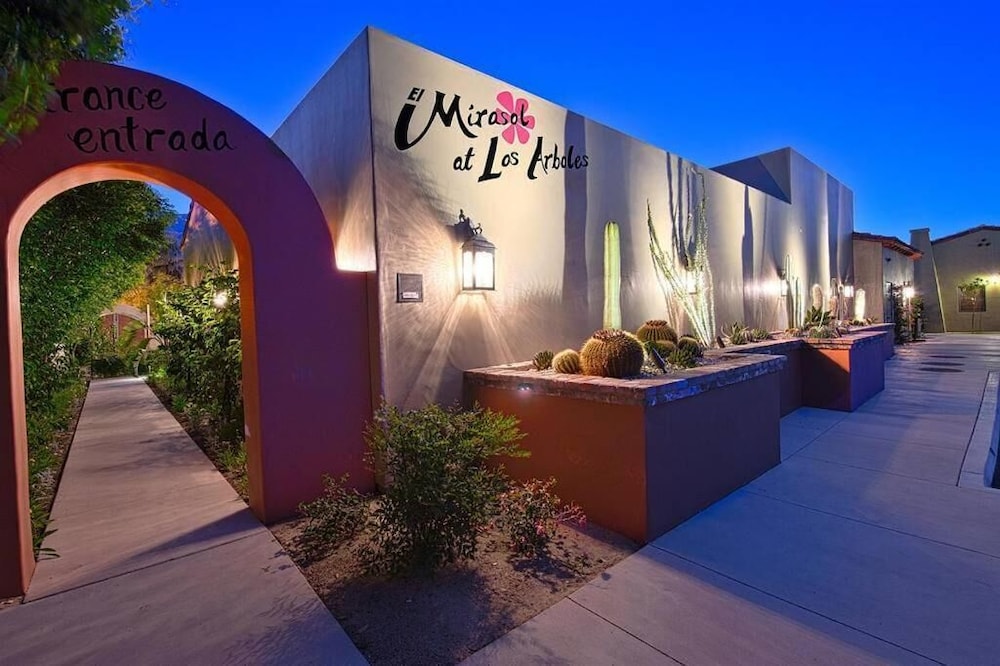 Los Arboles Hotel 46/50
