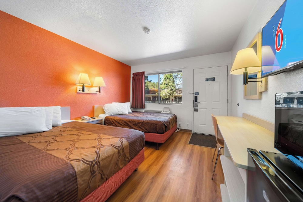Motel6 Big Bear Lake, CA 8/50