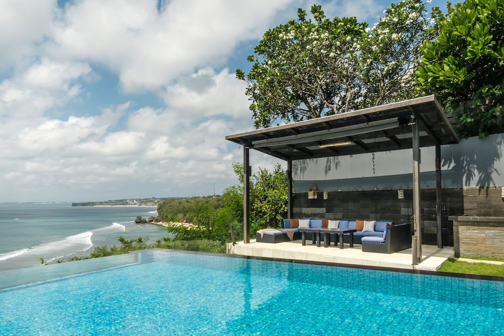 Suluban Cliff Bali Villa 46/50