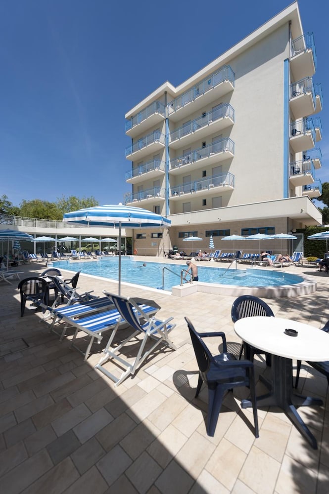 Hotel Miami 9/44