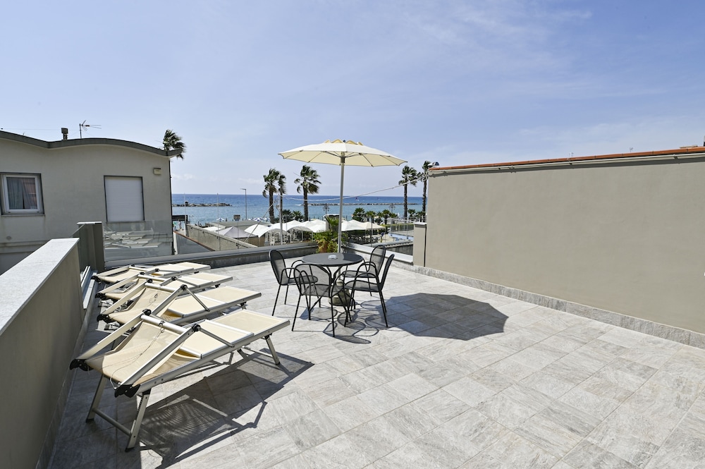 Hotel Delle Rose 45/50