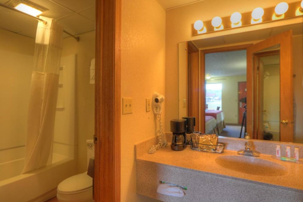 Days Inn by Wyndham Pigeon Forge Parkway 48/48