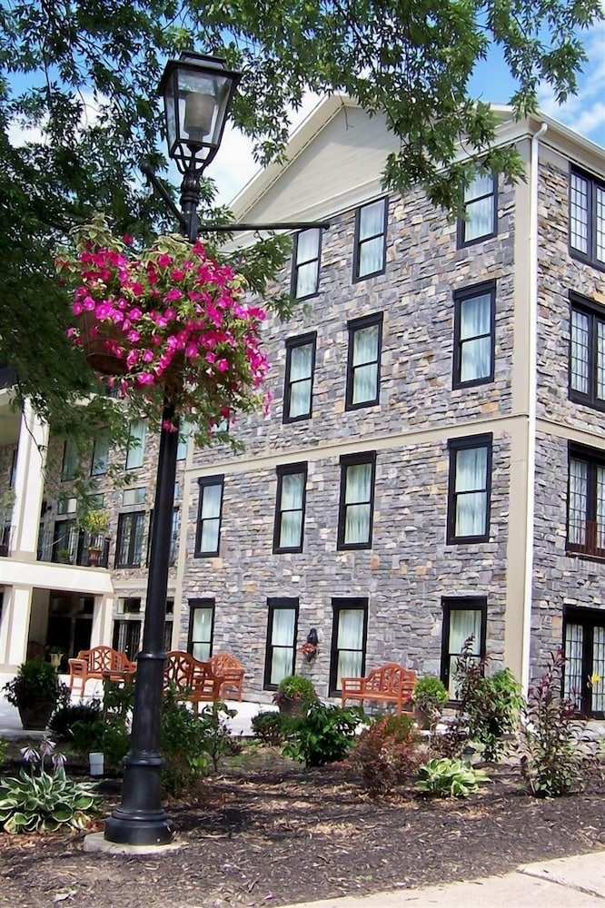 Niagara Crossing Hotel and Spa 6/39