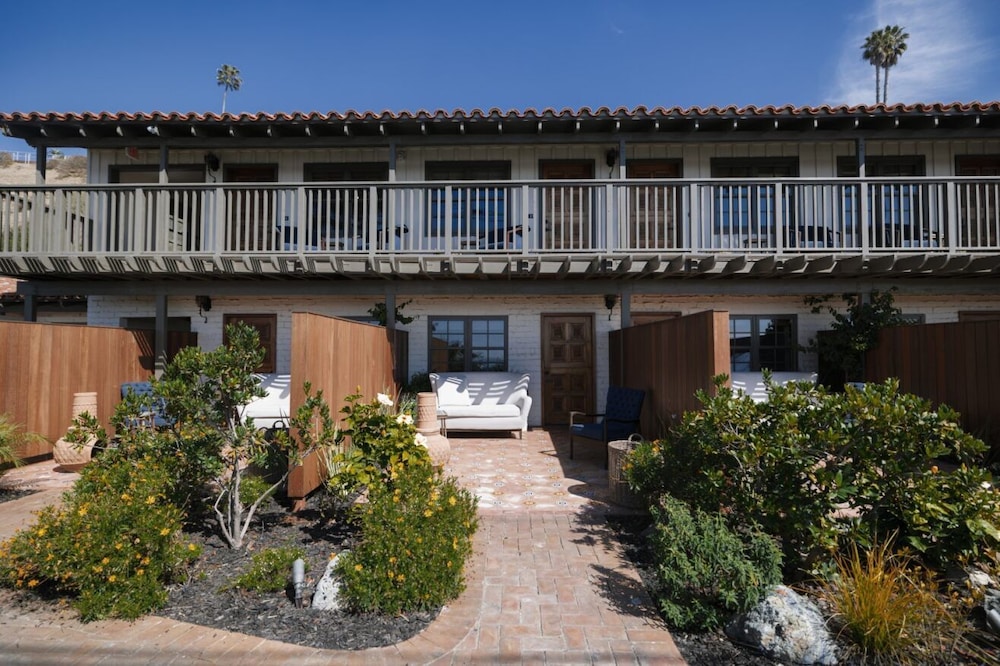 Capistrano Seaside Inn 2/50