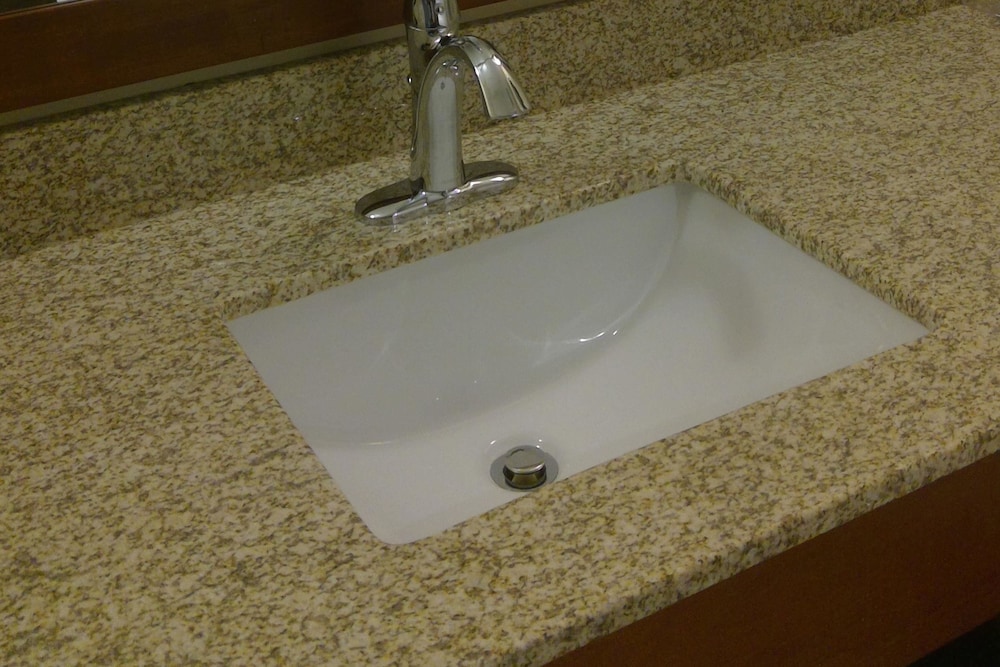 Comfort Suites Denver Near Anschutz Medical Campus 15/30
