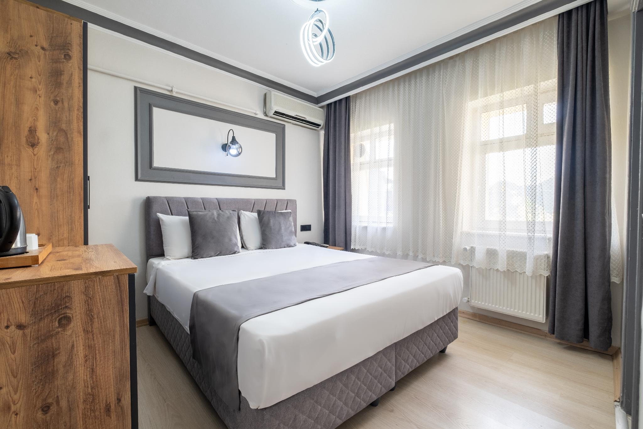 Budget, Single, King Bed