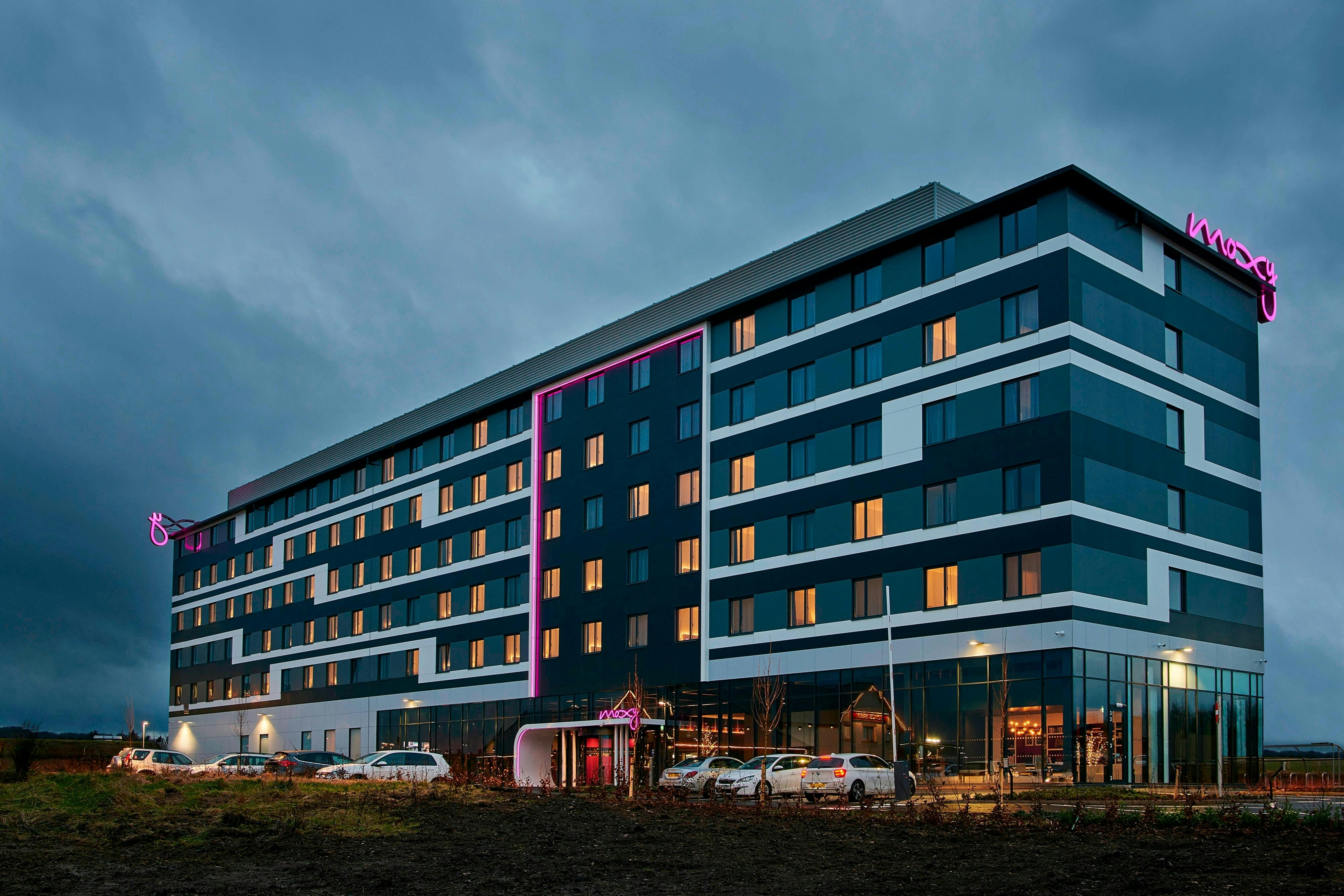 MOXY ABERDEEN AIRPORT 2/47