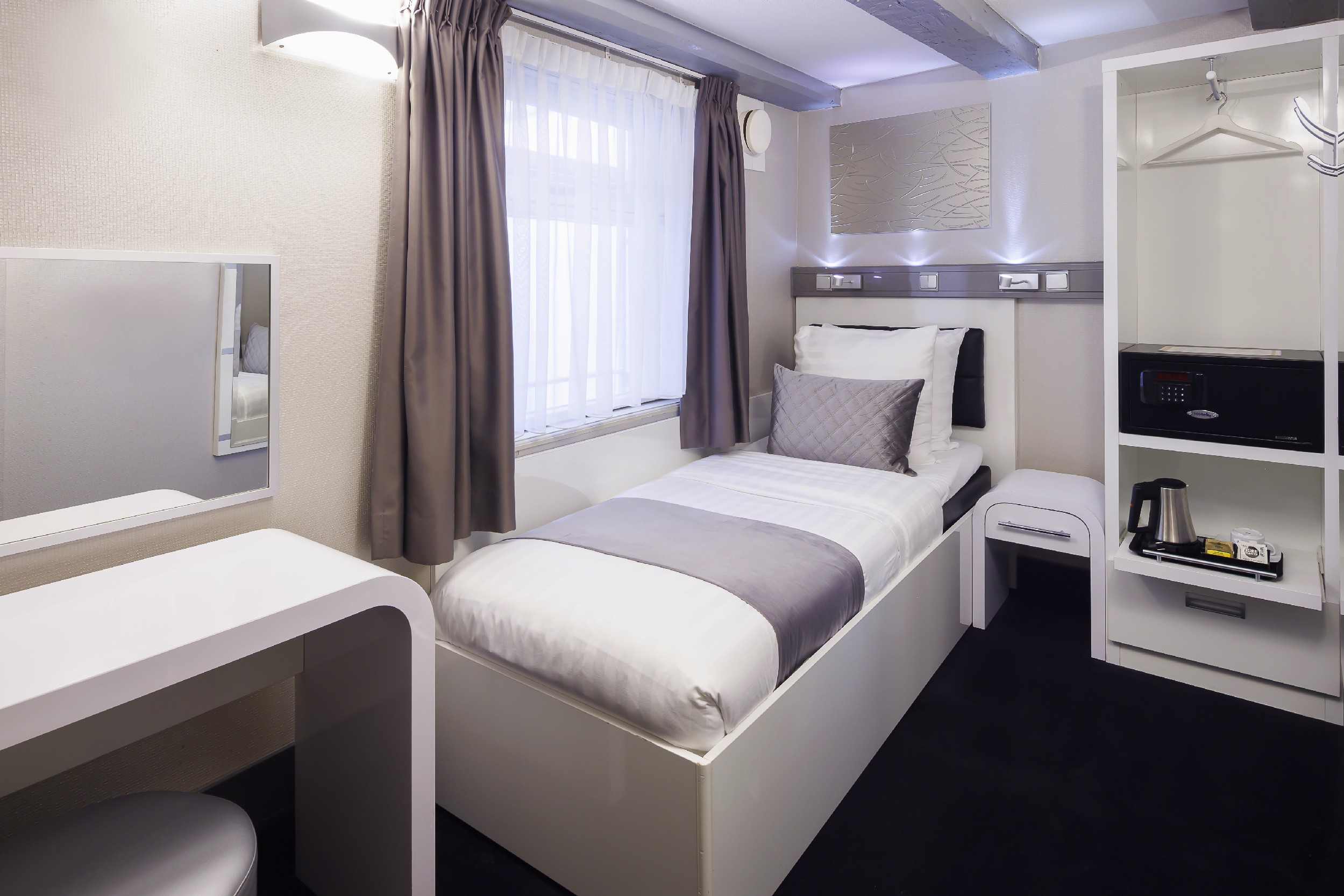 Room, Single