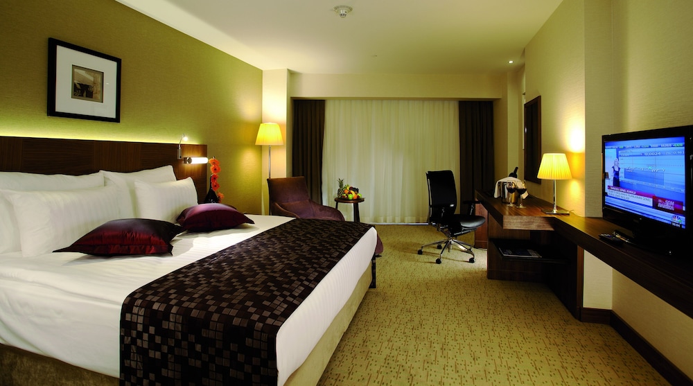 Premium, King Bed, Club Lounge Access