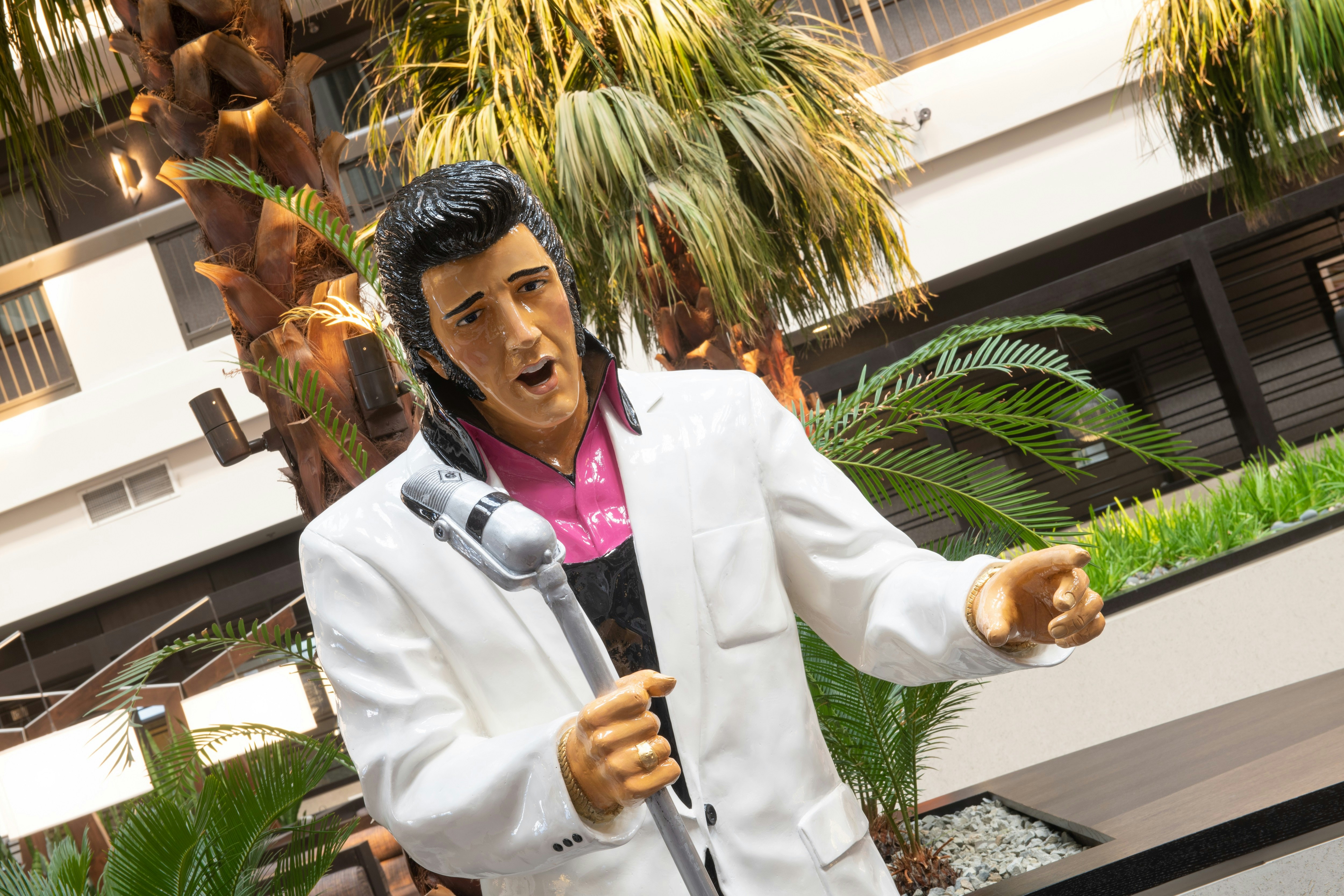 Embassy Suites Las Vegas 16/76