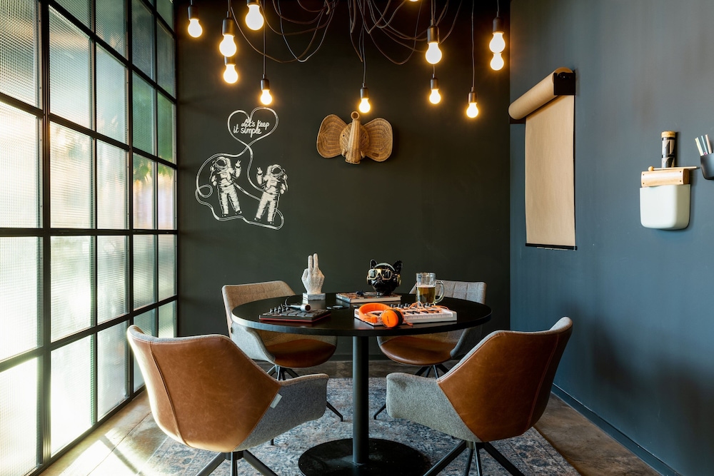 Moxy Glasgow SEC 23/37