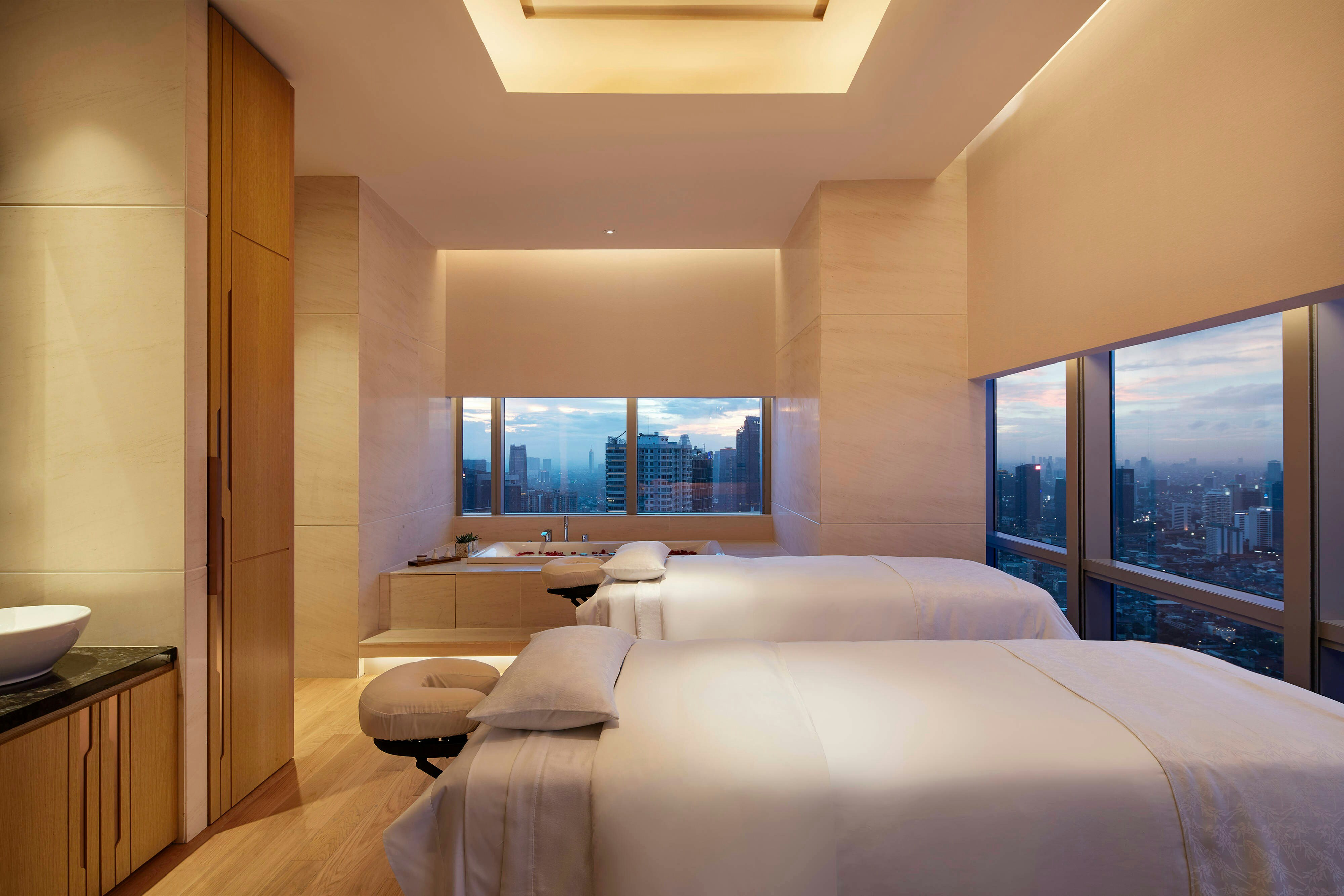 THE WESTIN JAKARTA 12/77