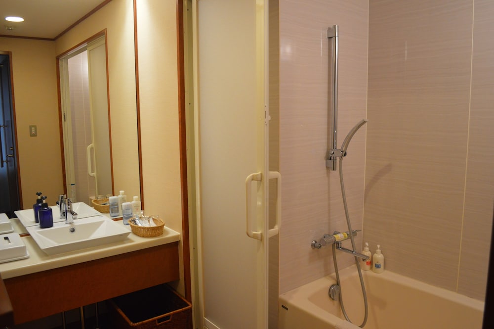 New Kankai Tenku Hotel Kairo 8/54