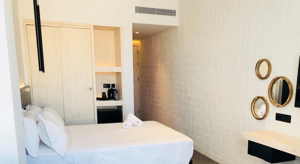 Abacus Suites 26/82