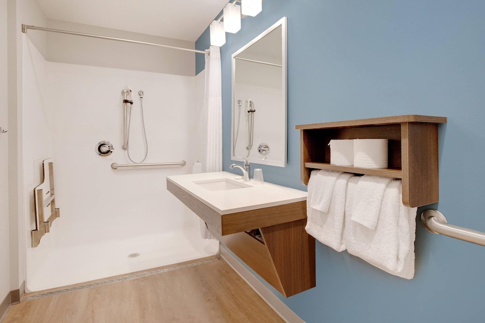 WoodSpring Suites Carol Stream - Chicago 25/37