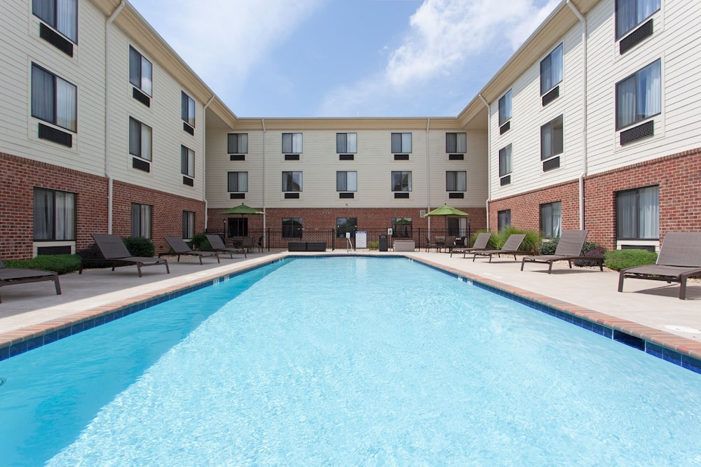 Holiday Inn Express Charles Town 5/62