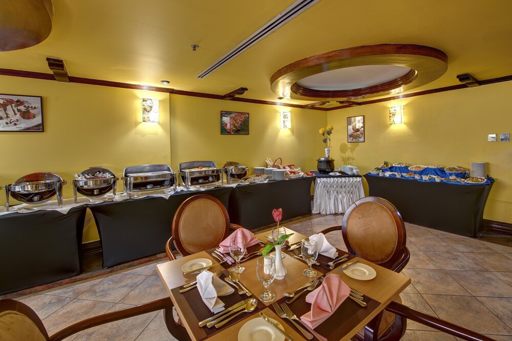 restaurant cafeteria