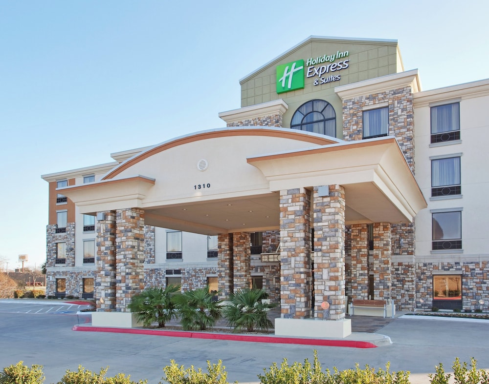 Holiday Inn Express Hotel Suites Dallas South Desoto 2/72