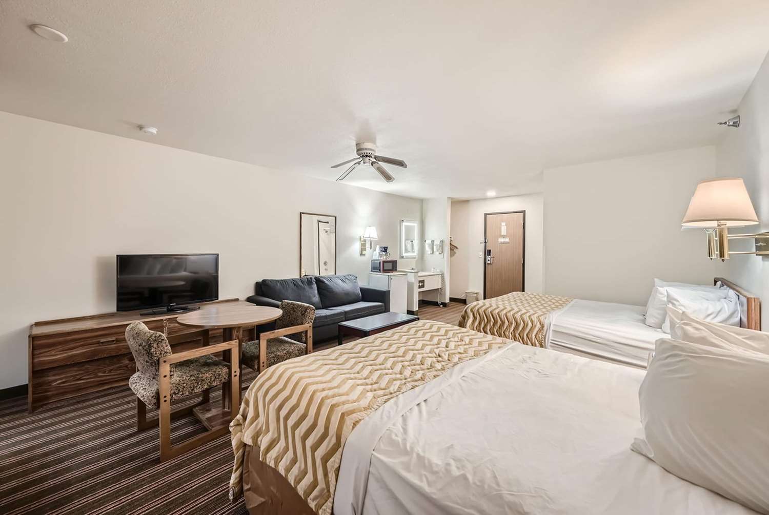 Travelodge By Wyndham Longmont 30/35