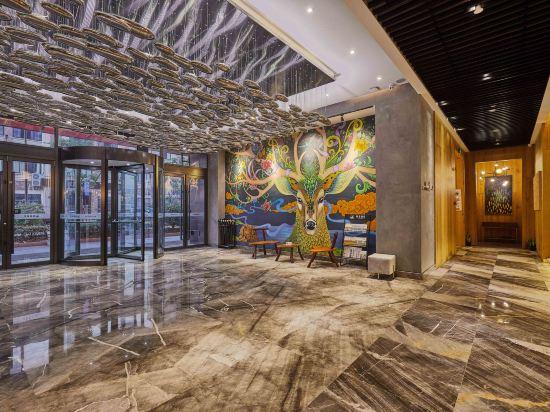 Qilu City Art Hotel 34/39