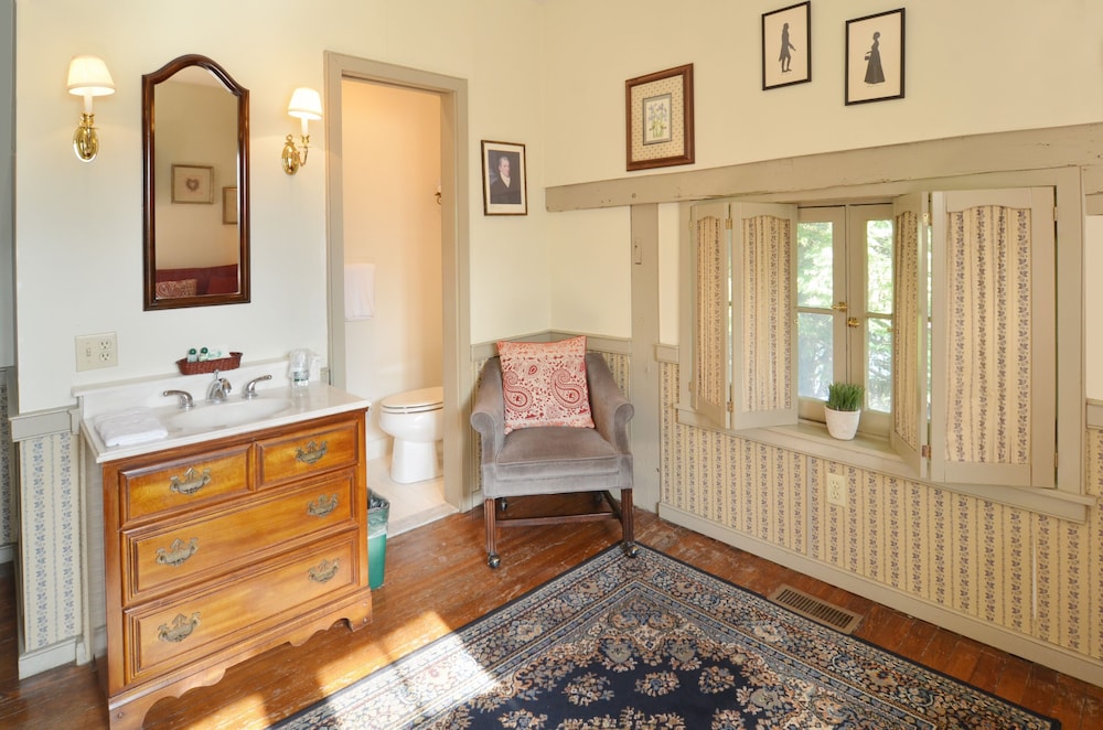 Duling Kurtz House and Country In 5/50