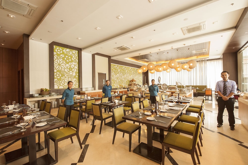 Harolds Hotel Cebu 38/48