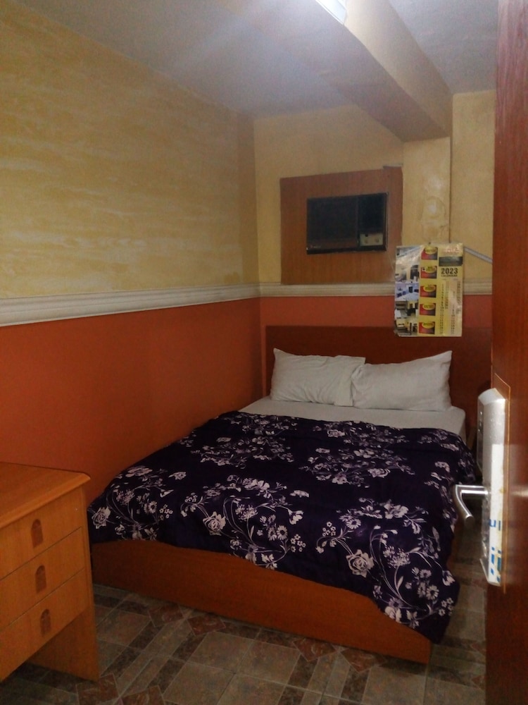 Maitama Guest House 6/26