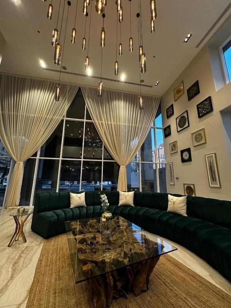 فندق اليانا(Eliana Hotel) 21/22