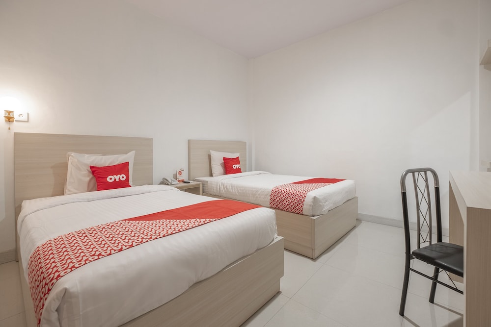 OYO 1633 Hotel Darma Nusantara 16/33