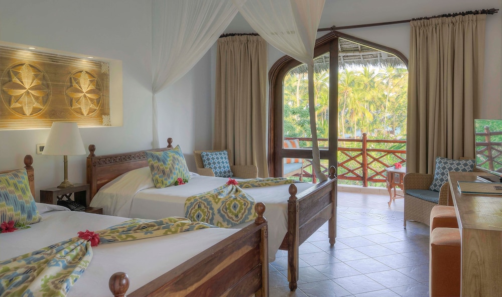Bluebay Beach Resort & Spa 11/52